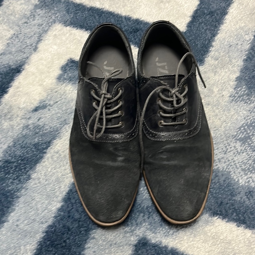 J75 shoes size 10